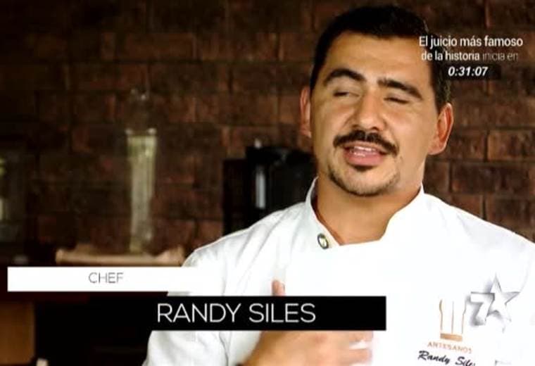 Él es Randay Siles, tiene 36 años de edad, es chef de profesión, y tiene 11 años de carrera. Sin embargo, su pasión por la gastronomía inició mucho antes desde los 8 años.     Desde hace 4 años fue designado embajador del país por el ICT y ha llevado su carrera y técnicas a expandirse por el mercado europeo.