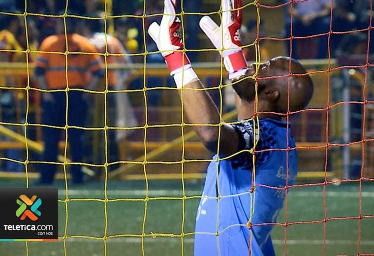 Patrick Pemberton emergió con paradas determinantes ante Herediano