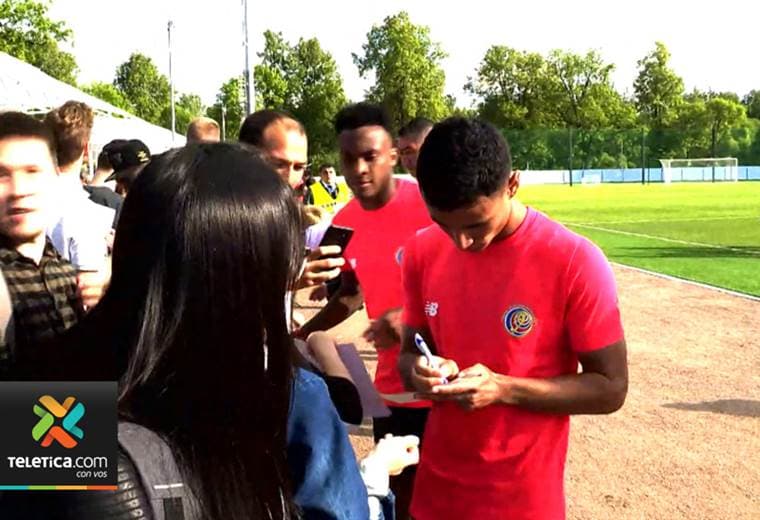 Seleccionados compartieron con los familiares y aficionados en su primer entrenamiento