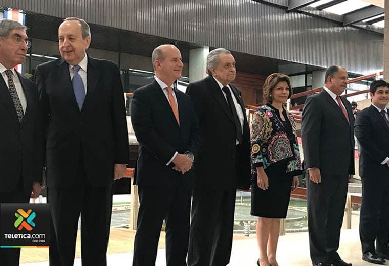 Expresidentes de la República se reúnen en Casa Presidencial con Carlos Alvarado