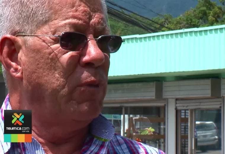 Clientes llegan a oficinas de Destinos TV a pedir explicación por cancelación de viaje a Rusia