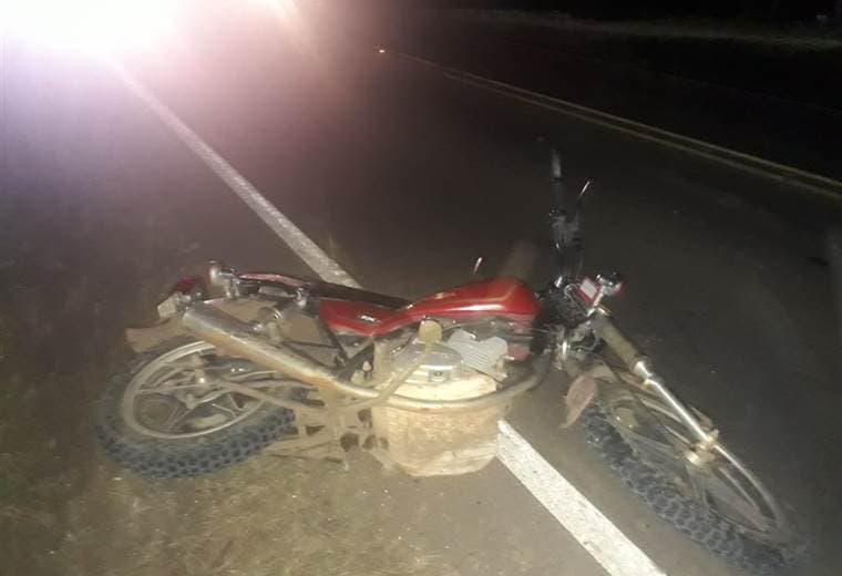 Motociclista de 17 años muere tras colisionar contra vagoneta en Pocosol de San Carlos