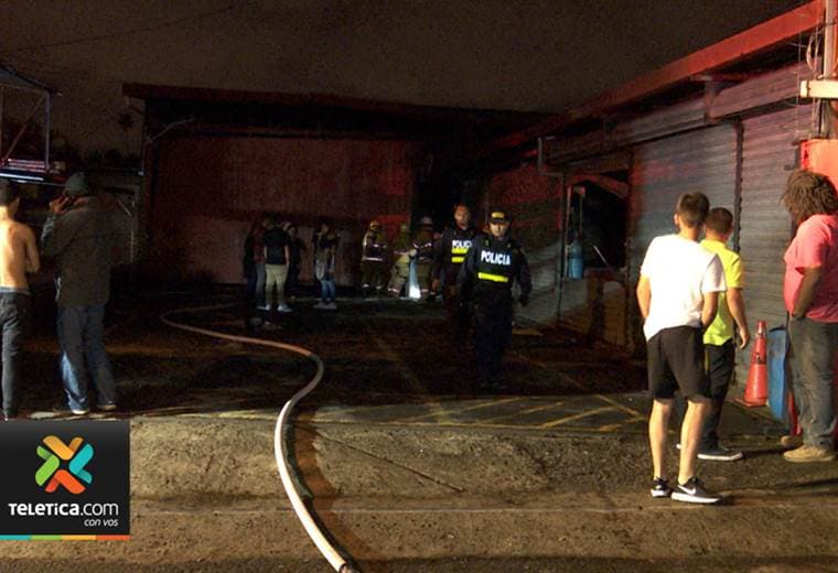 Incendio afectó taller en San Pedro de Montes de Oca