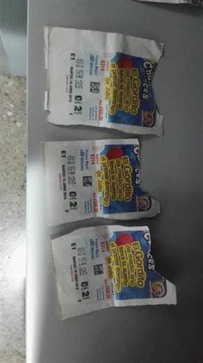 Autoridades detienen a dos funcionarios de JPS sospechosos de sustraer lotería y cobrar premios