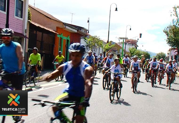 Más de mil ciclistas participaron este domingo en la celebración del Día Mundial de la Bicicleta.