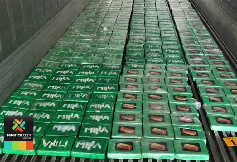 Policía decomisó 300 kilos de cocaína que estaban ocultos en un barco de bandera italiana