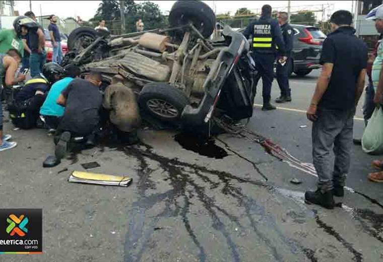 Accidente de tránsito en Cartago deja un muerto y dos heridos graves