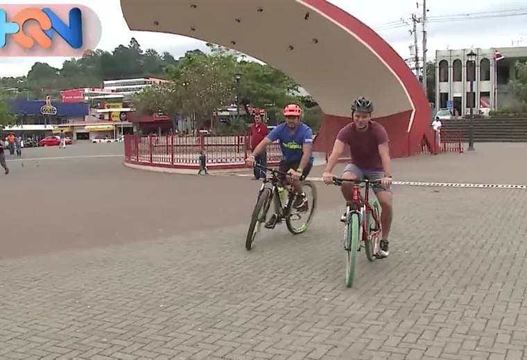 Durante varios años José se ha dedicado a realizar viajes recreativos por el cantón de La Unión. Este apasionado del ciclismo nos recibió para llevarnos en un recorrido en bicicleta a varios puntos de la zona.