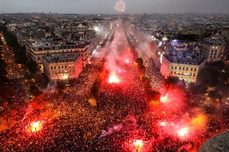 Celebración de los aficionados franceses en París |AFP. 