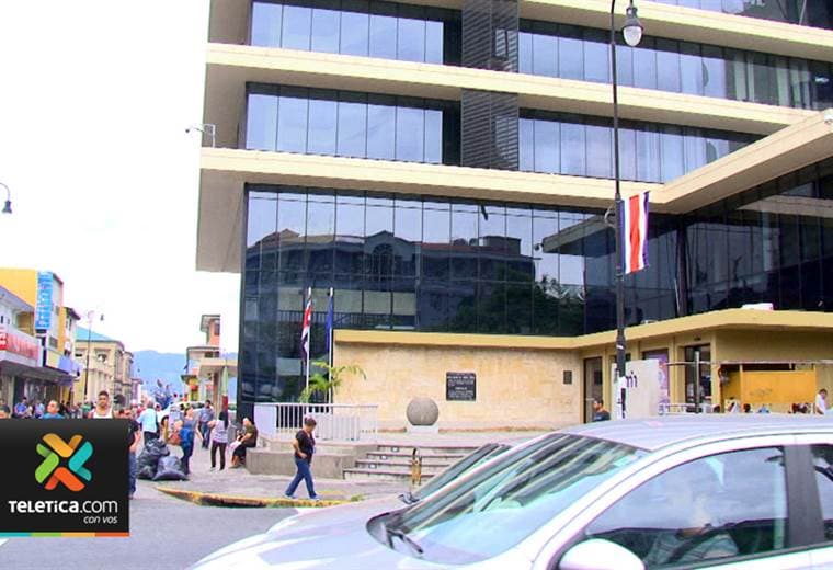 13.000 contribuyentes tendrán que pagar una multa por no implementar la factura electrónica