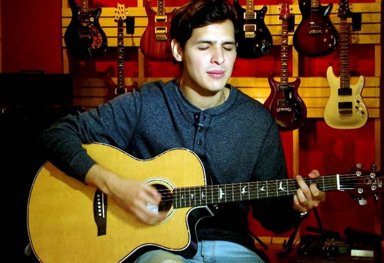 Él es José Alemán, tiene 23 años, es costarricense y recién debutó en el ámbito musical del país, con su sencillo: “Tuyo”. “Tuyo” es una balada pop con un poco de rock, así lo define José Alemán y este sencillo se estrenó con video. En los próximos meses José planea lanzar otro sencillo más pop bailable. Este talentoso joven toca guitarra, teclado, y batería, además estudió canto, y para sorpresa, hasta medicina.