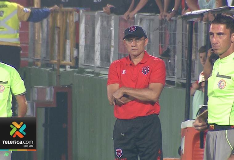 Defensas de Alajuelense reconocen que se ven más expuestos ante propuesta ofensiva del equipo