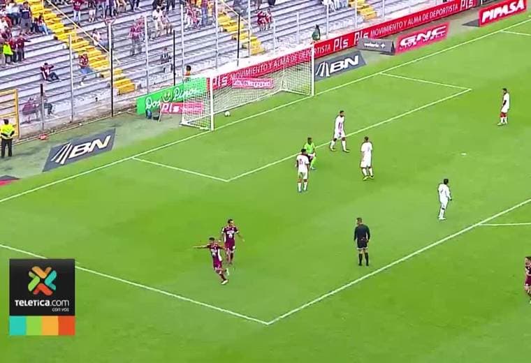 Saprissa espera extender el préstamo de Johan Venegas.