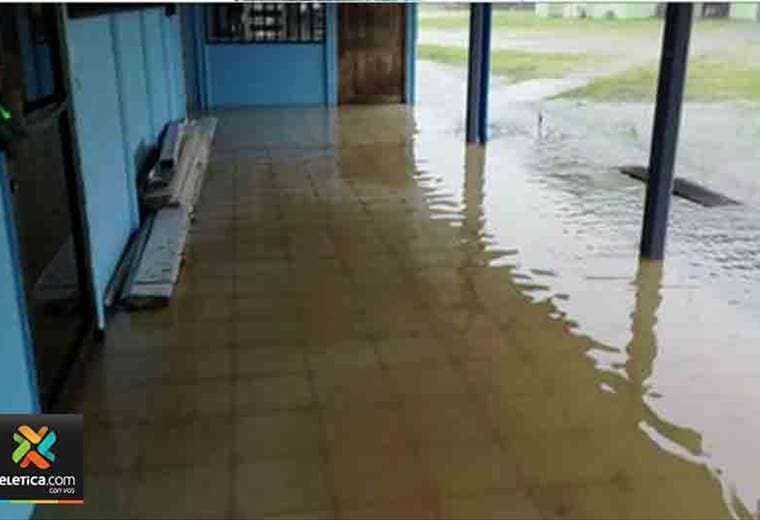 Fuertes lluvias provocan inundaciones en la Zona Sur