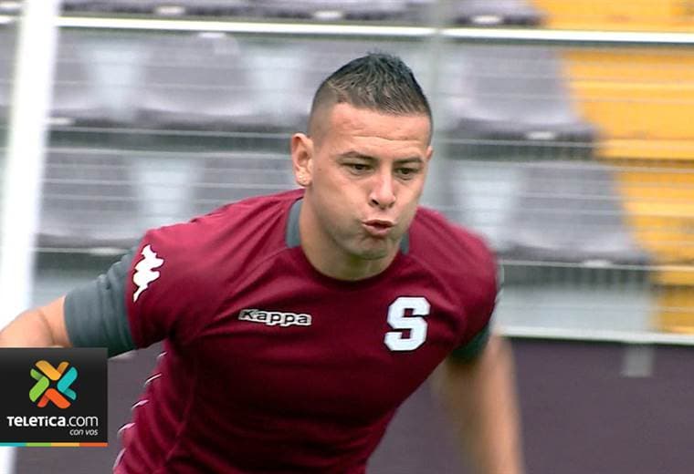 Juan Gabriel Guzmán dejó atrás su lesión y podría regresar para el duelo ante Pérez Zeledón