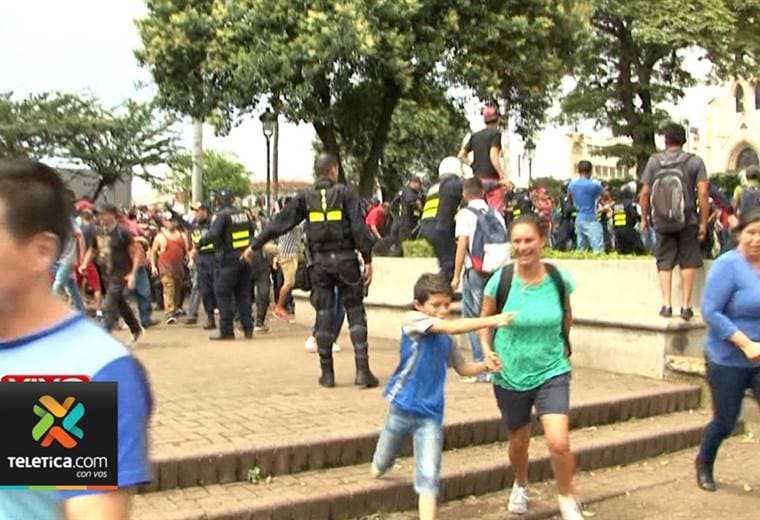 La policía tuvo que intervenir en manifestaciones