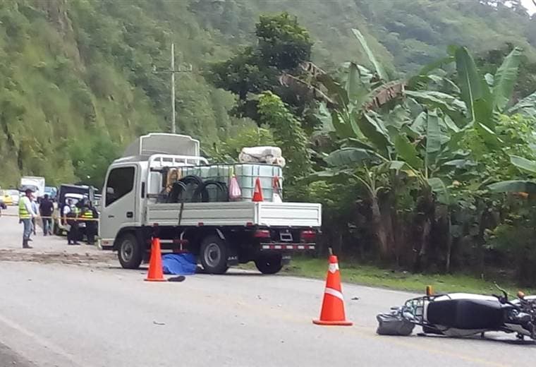 Motociclista fallece tras chocar contra camión en Buenos Aires de Puntarenas