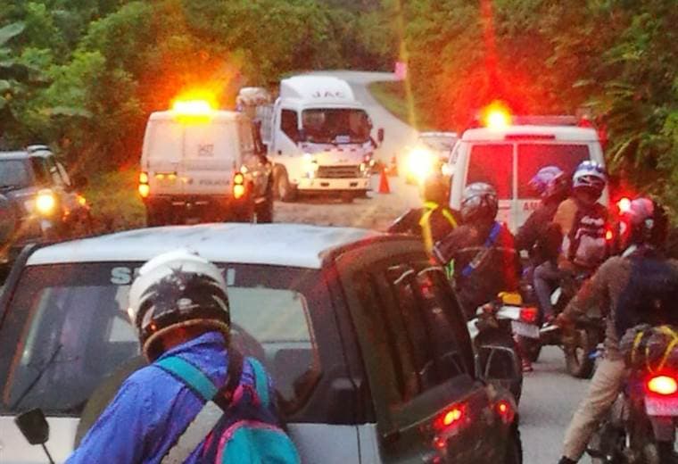 Motociclista fallece tras chocar contra camión en Buenos Aires de Puntarenas