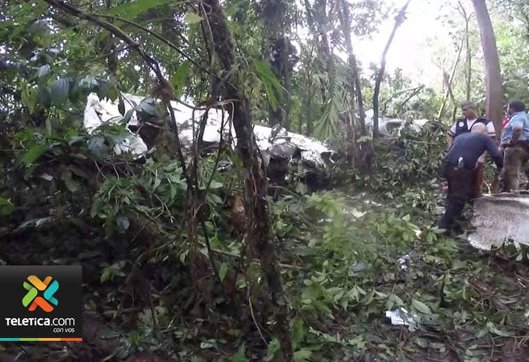 Investigadores de Aviación Civil visitaron lugar donde cayó avioneta en San Ramón