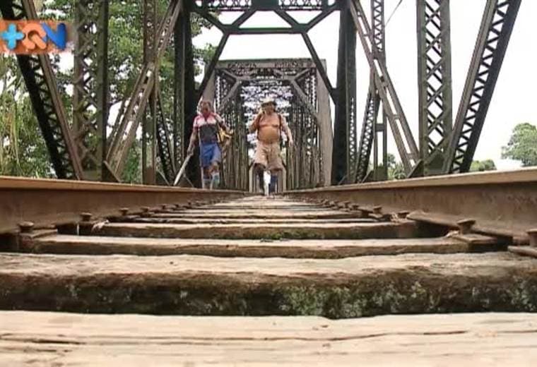 Nuestra gira de cantones nos lleva esta semana al Caribe, a descubrir un hermoso lugar situado a dos horas y media de San José. Con casi 38 mil habitantes, Matina tiene tres distritos y es un lugar 100% bananero. Esta es su principal fuente de trabajo. El calor de su gente lo hace especial, así como la parte culinaria que es deliciosa. Matina tiene la particularidad de ser un cantón con mucha pobreza y azotado por las inundaciones del río Matina. Conozca más de Matina durante toda esta semana.