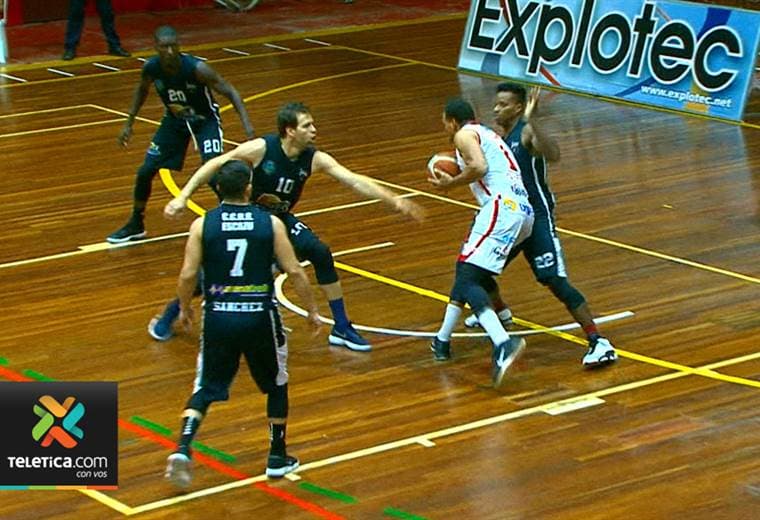 San Ramón ganó el cuarto juego de la final nacional de baloncesto ante Escazú