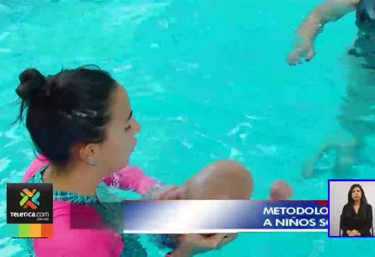 Metodología internacional enseña a los niños a sobrevivir en el agua