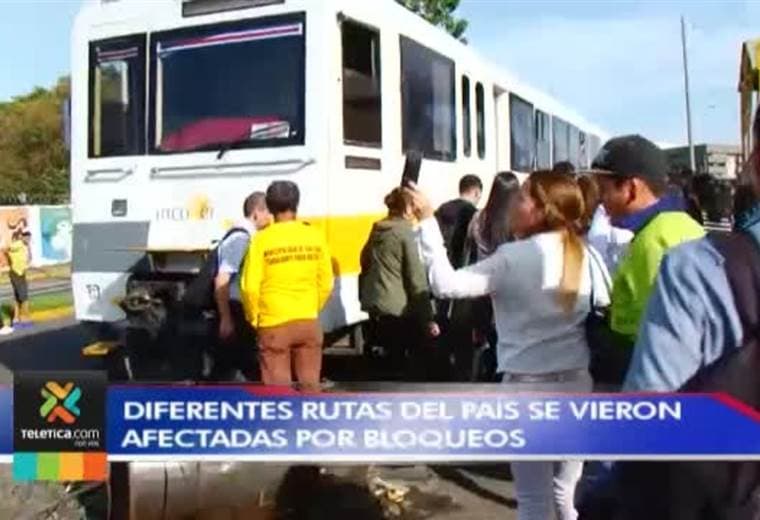 Diferentes rutas y zonas fronterizas se vieron afectadas por los bloqueos de este lunes