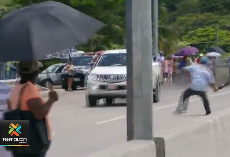 Conductor habría atropellado a tres huelguistas y se dio a la fuga en Guanacaste