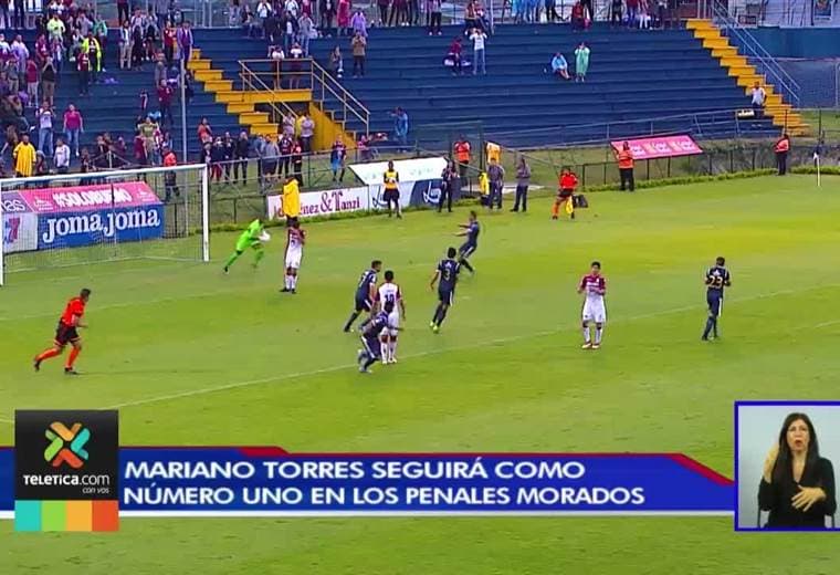 Mariano Torres pidió disculpas por el penal fallado y continuará cobrándolos en Saprissa