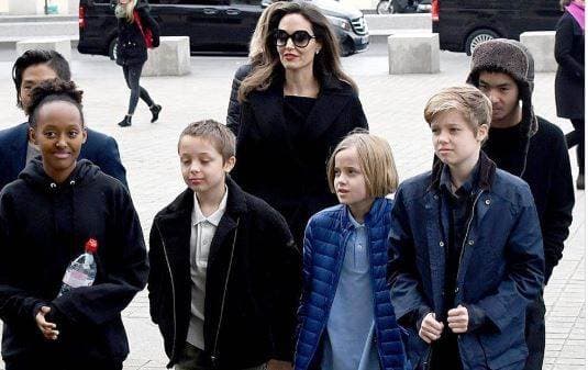 Angelina Jolie y su hija. 