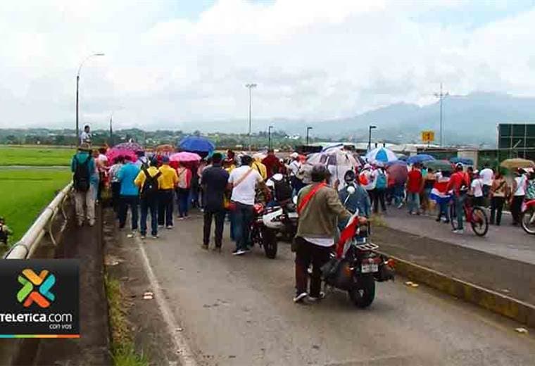Protestas complicaron llegada de turistas al Aeropuerto Juan Santamaría