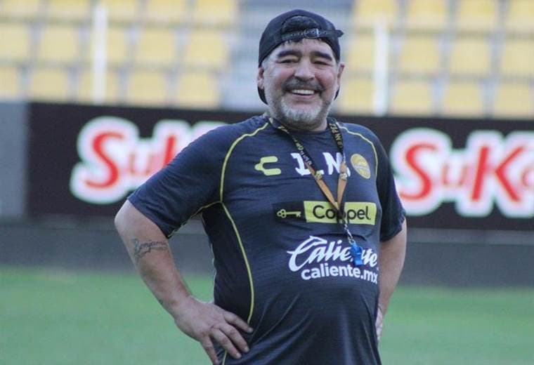 Diego Armando Maradona, técnico de Dorados de Sinaloa. 
