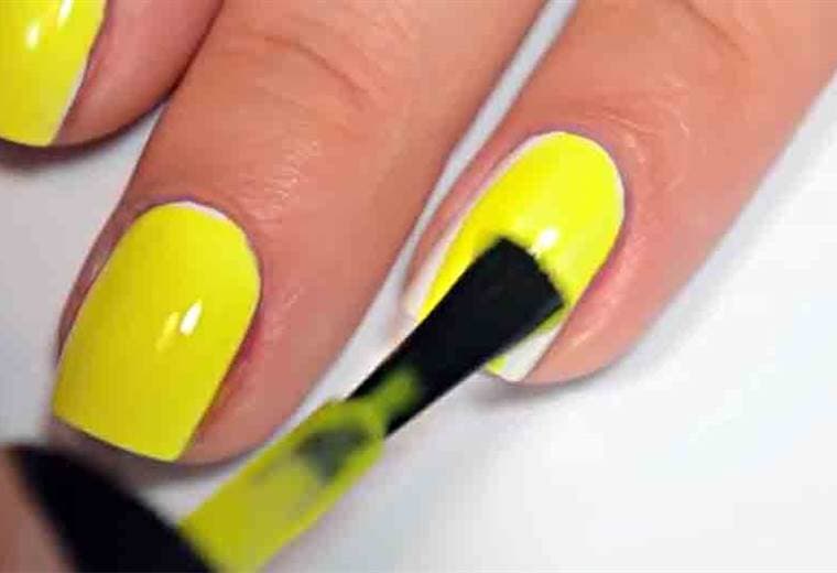 Esmalte de uñas amarillo es ahora la nueva tendencia para sus manos