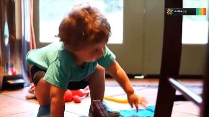 Conozca los beneficios de hacer que su hijo aprenda a flotar