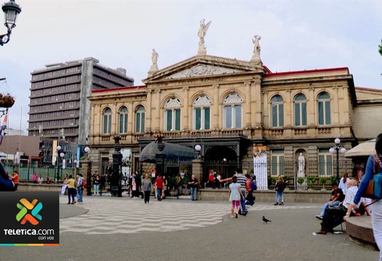 Teatro Nacional es una joya histórica que está en riesgo de ser devorada por un voraz incendio