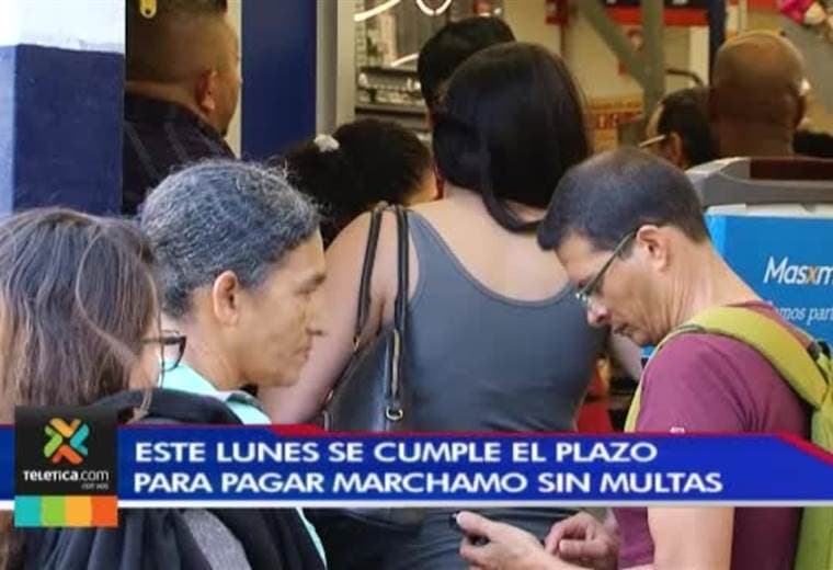 Ciudadanos dejaron para última hora el pago del marchamo