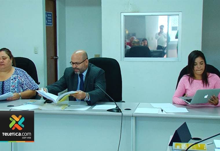 Predicador católico irá a juicio por aparente violación y abusos a una menor de edad