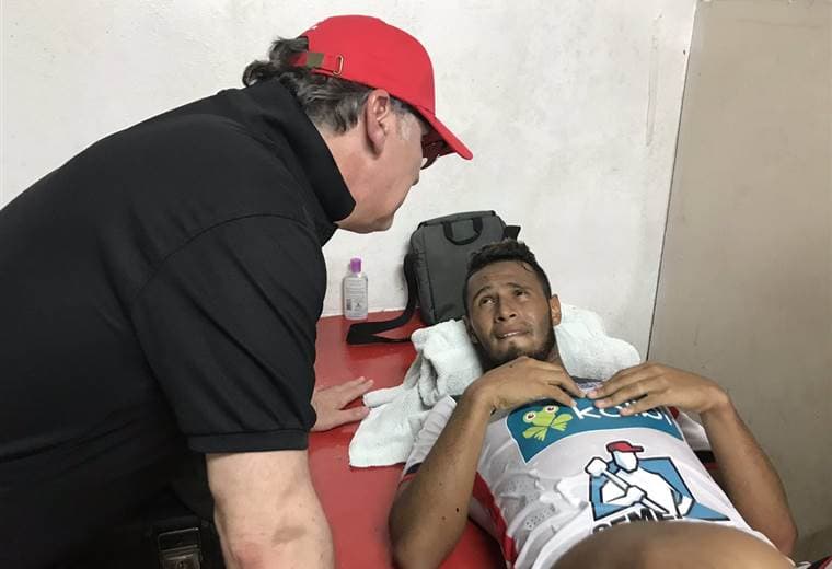 Alex López estará tres semanas fuera por un esguince en su hombro.|lda.cr