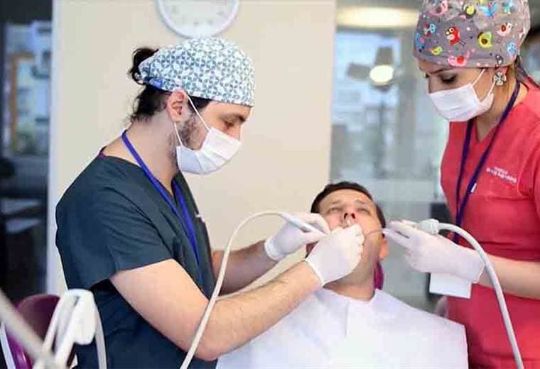 ¿Qué tan frecuente es que le lleguen pacientes con algún problema dental a los gastroenterólogos?