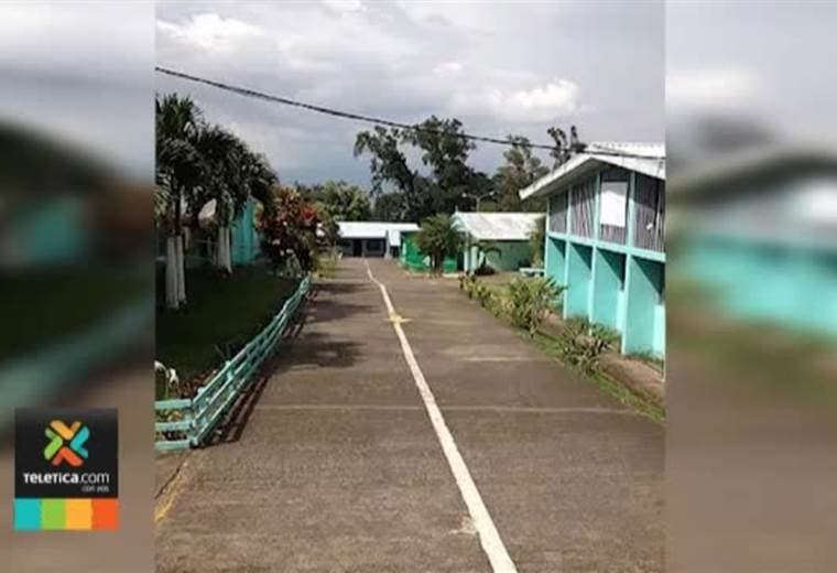 Liceo de Escazú instaló paneles solares en su gimnasio.