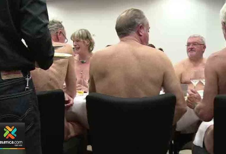 El primer restaurante nudista de París cierra sus puertas