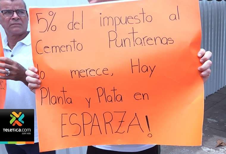 Diputados de Puntarenas abogan por aprobación de proyecto de ley que pondrá impuesto al cemento
