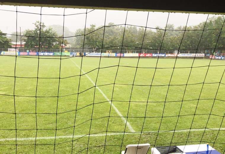 Juego Jicaral ante Saprissa quedó suspendido por lluvias | Miguel Calderón