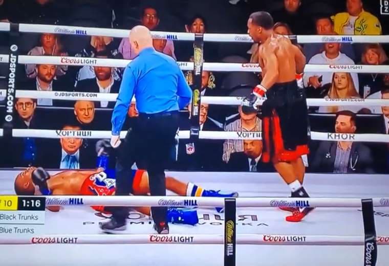 Charles Conwell knocks out Patrick Day