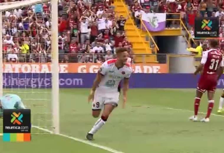 Víctor Cordero llega a reemplazar a Coronado en la gerencia deportiva del Saprissa