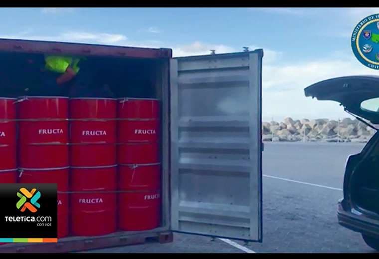 Autoridades decomisan casi una tonelada de cocaína oculta en cargamento de pulpa de frutas