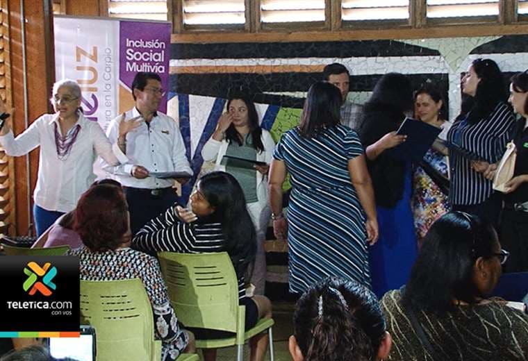 24 mujeres de La Carpio se graduaron de curso textil
