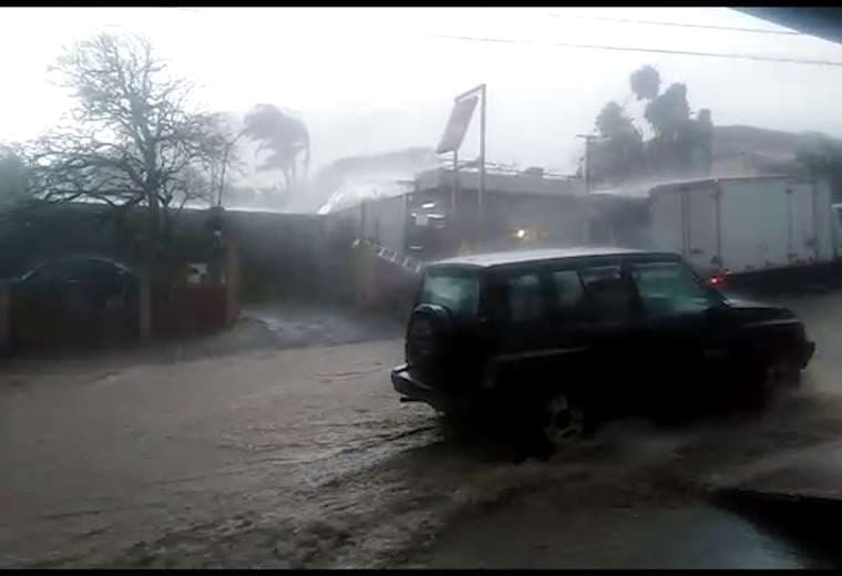 Tormenta con granizo en Aserrí. Jonathan Soto