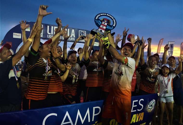 Punta Leona y Dimas Escazú se coronaron en el primer torneo internacional de fútbol playa | DT Comunicación