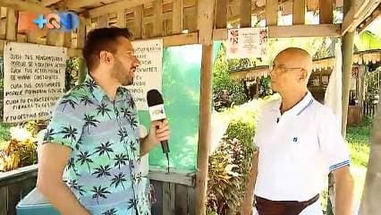 Don Edgar vive carretera a Paso Canoas y decidió hace 5 años aprovechar el punto para vender sus famosos batidos. Le llaman "El Loco" de Corredores por su forma de ser y la manera de tratar a los clientes. Los productos que vende son deliciosos y antojan a cualquiera, dicen que quien los prueba se vuelve vicioso. ¿Será cierto? ¿Se anima a probarlo con nosotros? Bueno, no nos hacemos responsables. Aclaramos, ninguno contiene licor.